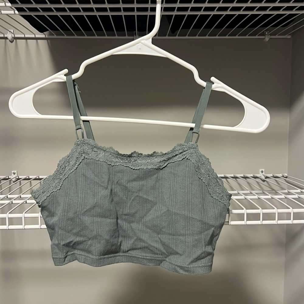 NWOT * Aerie Green Lace Trimmed Crop Size XS